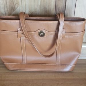 NWOT Dooney and Bourke leather tan shoulder bag